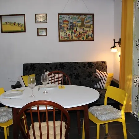 Rustic House Prima Priori 펜션 Vaklino