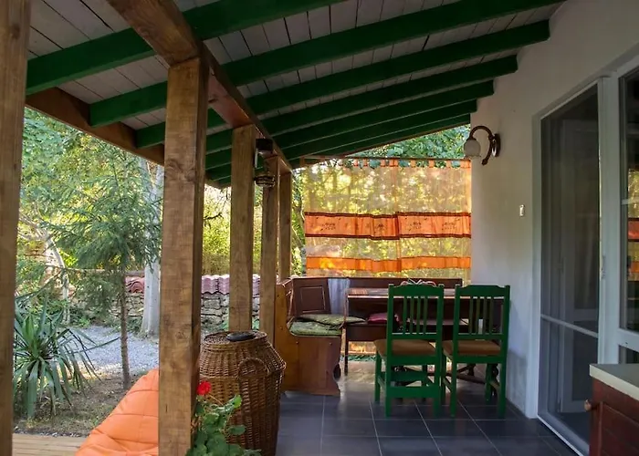 Semesterbostad Rustic House Prima Priori